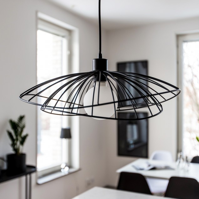 Lămpi suspendate Globen GLO-2579. Culoare: Alb, Negru, Alamă; Material: Metal