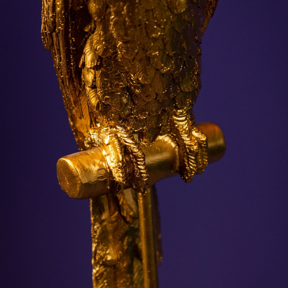 Lampadare WernerVoss WRV-49979. Culoare: Auriu cu abajur turcoaz; Material: Polirășină