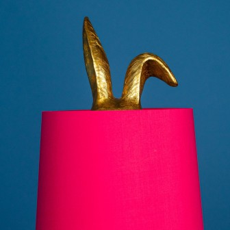 Lămpi de birou WernerVoss WRV-50439. Culoare: Auriu cu abajur magenta; Material: Polirășină