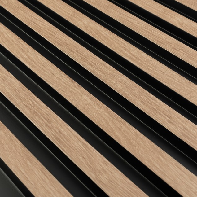 Panou decorativ riflat 3D Oak Gold într-un dormitor modern