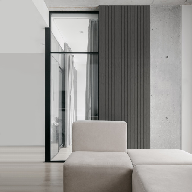 Panou decorativ riflat gri furtună într-un living modern