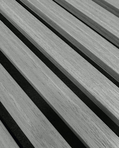 Riflaj decorativ MDF gri fonoabsorbant într-un dormitor modern
