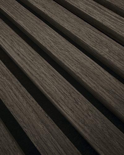 Panou decorativ riflat MDF, aspect nuc, într-un living modern