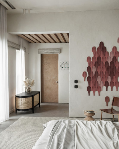 Panou decorativ 3D din ipsos pe un perete