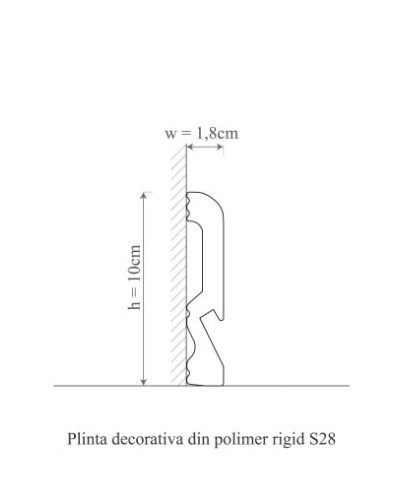 Plintă decorativă albă din polimer rigid, montată la baza peretelui