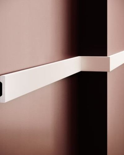 Brau decorativ din polimer rigid pe perete