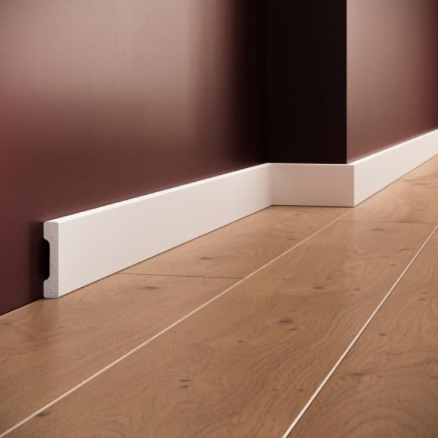 Brau decorativ din polimer rigid pe perete