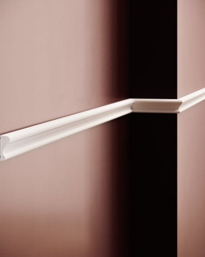 Brau decorativ din polimer rigid pentru perete