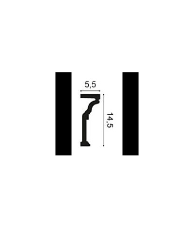 Element decorativ alb aplicat pe perete