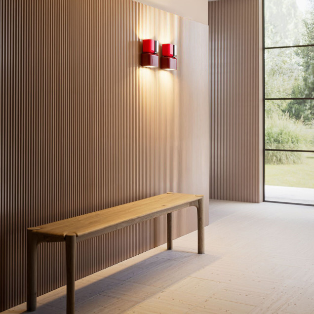 Panou decorativ vertical alb cu linii striate