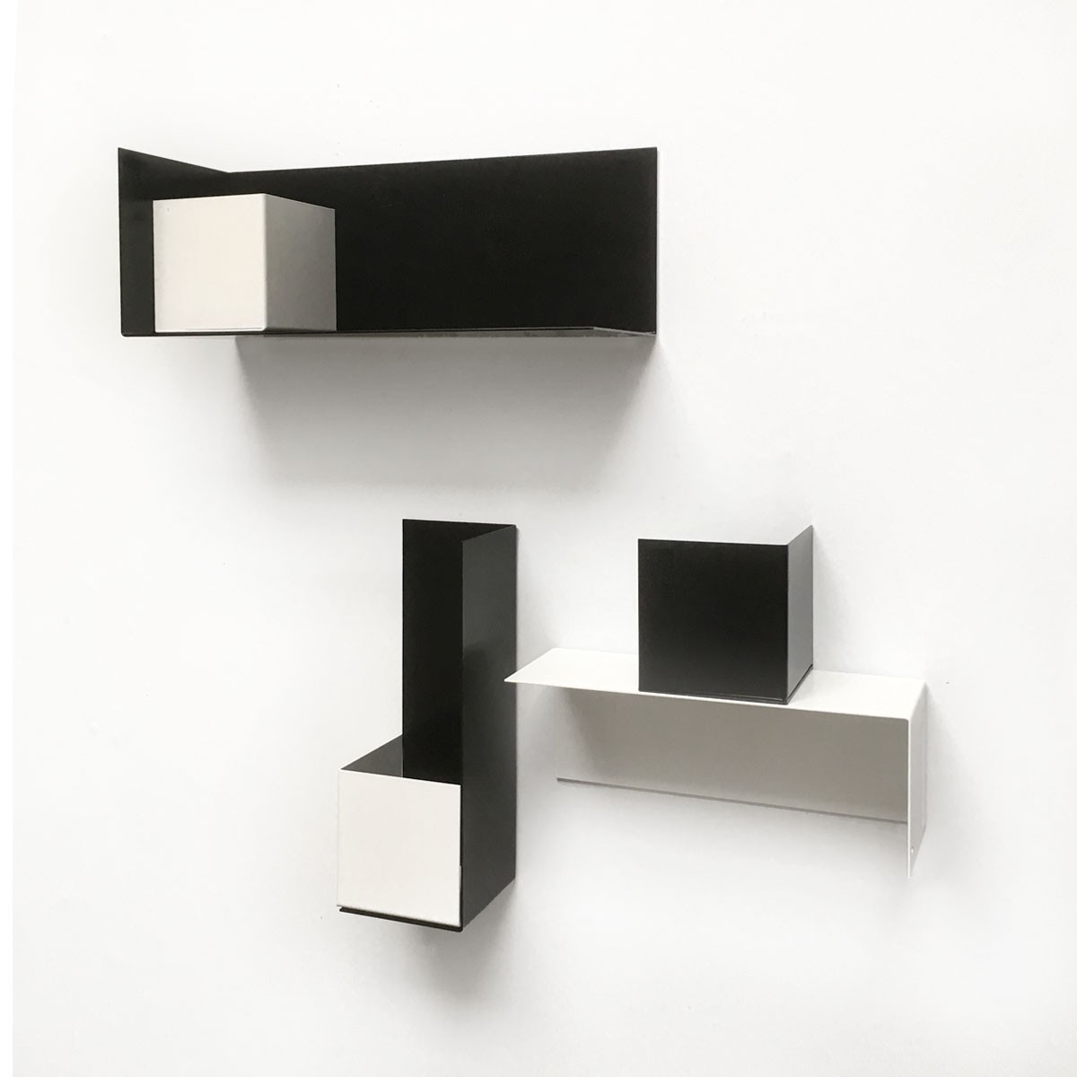 Poliță metalică pentru tapet magnetic - Mare, Negru