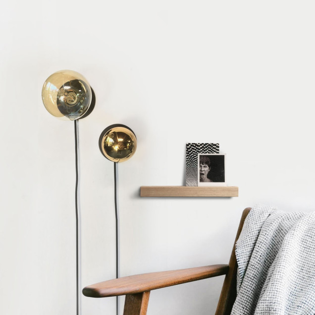 Lampă cu bec inclus pentru perete magnetic, design modern și minimalist, culoare neagră.