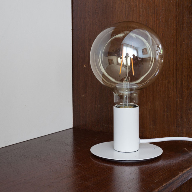 Lampă de perete cu bec inclus și design minimalist