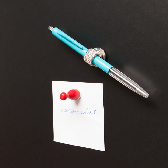 Suport magnetic argintiu pentru cretă, creioane sau markere