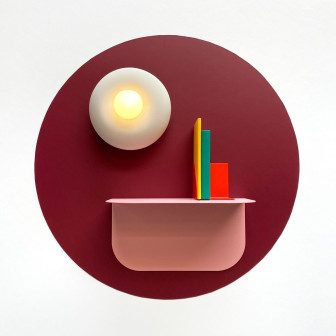 Sticker magnetic rotund vișiniu cu design modern