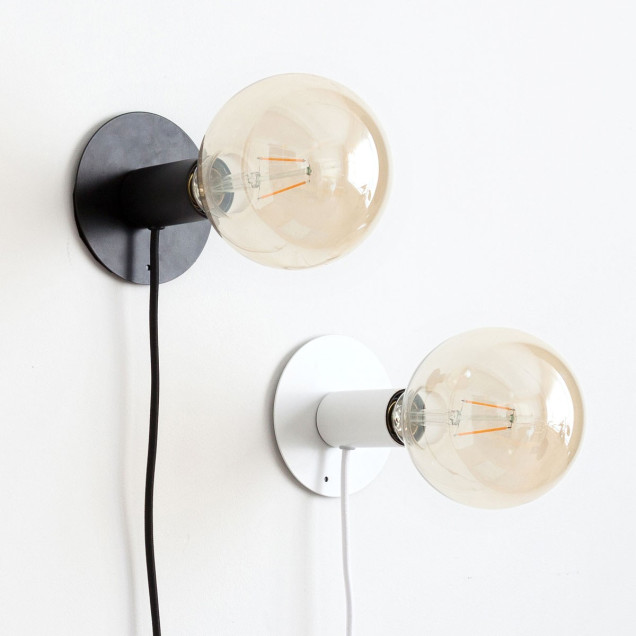 Lampă cu bec inclus pentru perete magnetic, design modern și minimalist, culoare neagră.