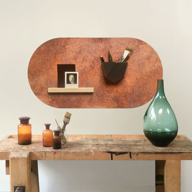 Sticker magnetic decorativ cu aspect de fier ruginit, oval