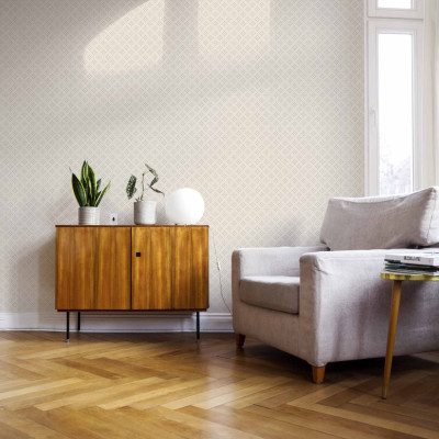 Tapet Quartz, Silver cu un model geometric subtil, argintiu pe un fundal alb.