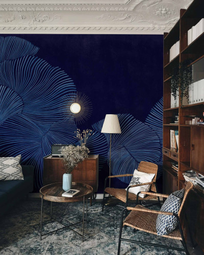 Tapet lavabil cu design abstract, linii fine si curbe elegante, in nuante de indigo. Ideal pentru living, dormitor, birou sau hol.