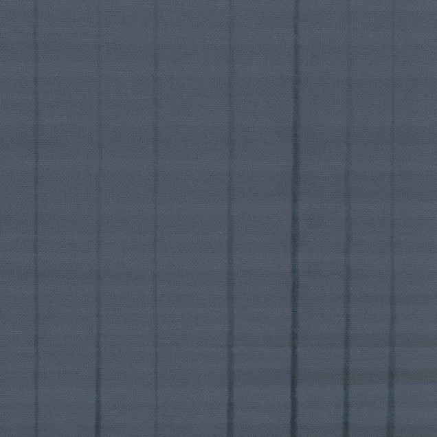 Tapet gri cu dungi subtile, cu textura de textil