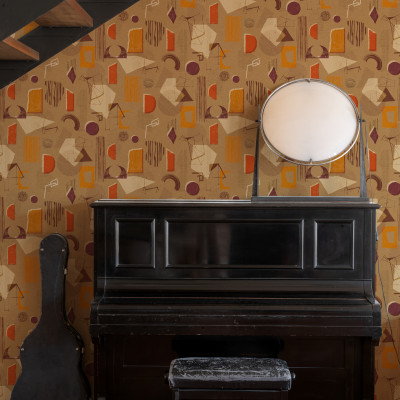 Tapet lavabil Brave Partiture, Cinnamon, TresTintas 5mp / rola - Un tapet modern cu design abstract, forme geometrice și accente de culoare.  Creați un punct focal interesant în camera dumneavoastră cu acest tapet lavabil.