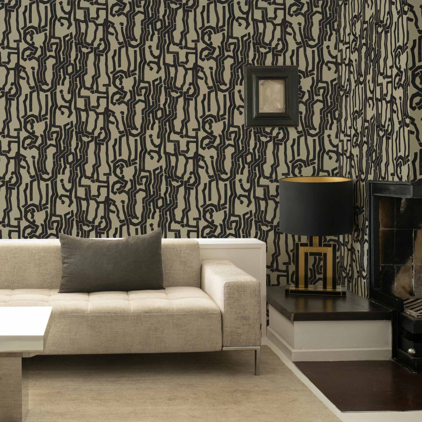 Tapet lavabil cu un model geometric elegant, linii negre pe fond gri deschis. Perfect pentru a crea un decor modern și sofisticat.