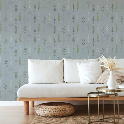 Tapet Herbario Aqua, design floral cu nuanțe de albastru, verde și crem. Se potrivește perfect pentru decorarea livingului sau dormitorului.