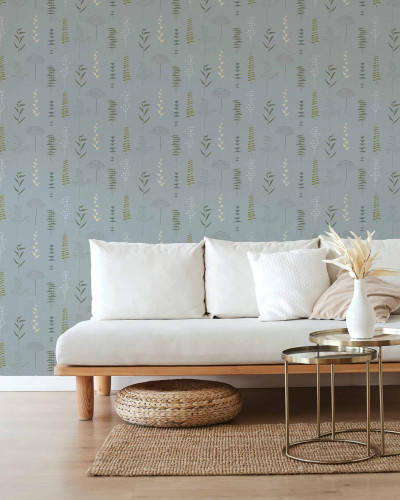 Tapet Herbario Aqua, design floral cu nuanțe de albastru, verde și crem. Se potrivește perfect pentru decorarea livingului sau dormitorului.