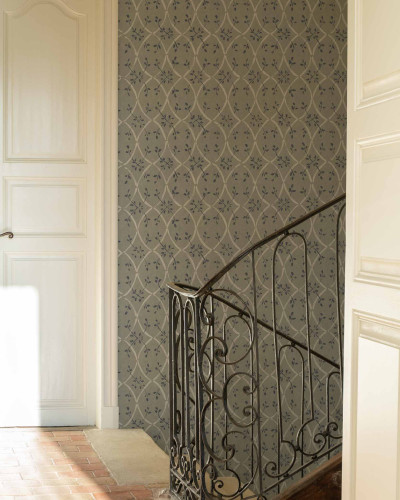 Tapet lavabil cu design rafinat cu ramurele fine pe un fond delicat