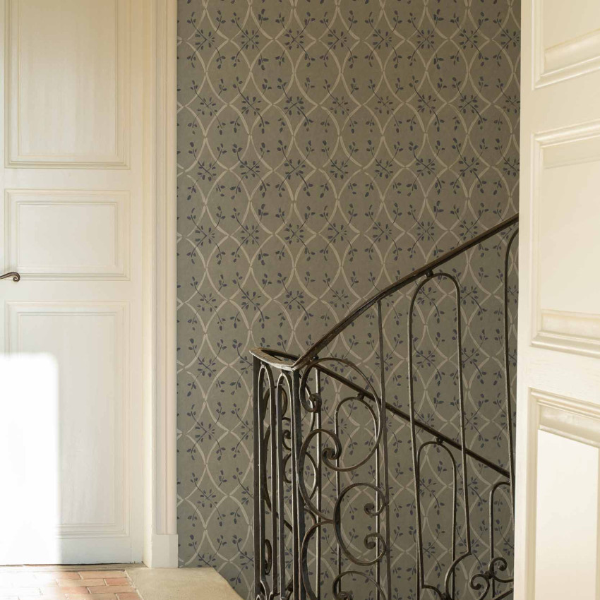 Tapet lavabil cu design rafinat cu ramurele fine pe un fond delicat