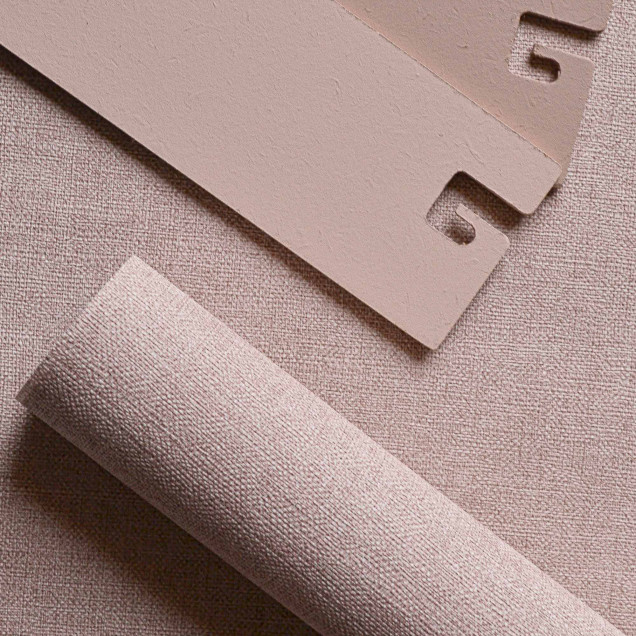Rulou de tapet lavabil, cu design elegant și textură fină.