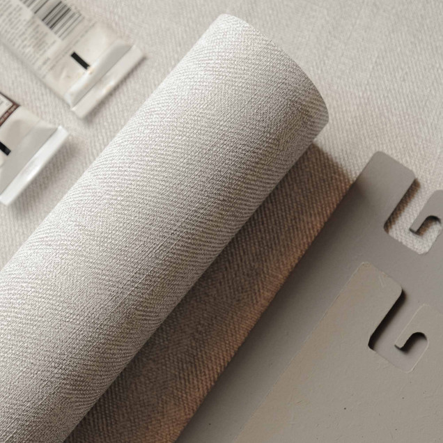 Tapet taupe cu textură delicată