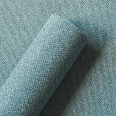Tapet lavabil cu design elegant, cu un efect textural unic. Culoarea sa caldă și tonuri deschise de verde, transformă orice cameră într-un spațiu relaxant și primitor.