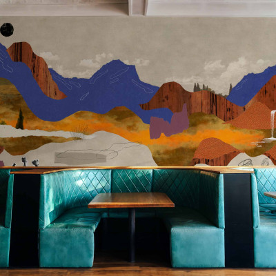 Tapet  cu design modern Landscape Collage, Beige, cu o imagine cu munți și dealuri abstracte, în culori calde.