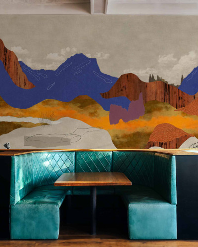 Tapet  cu design modern Landscape Collage, Beige, cu o imagine cu munți și dealuri abstracte, în culori calde.