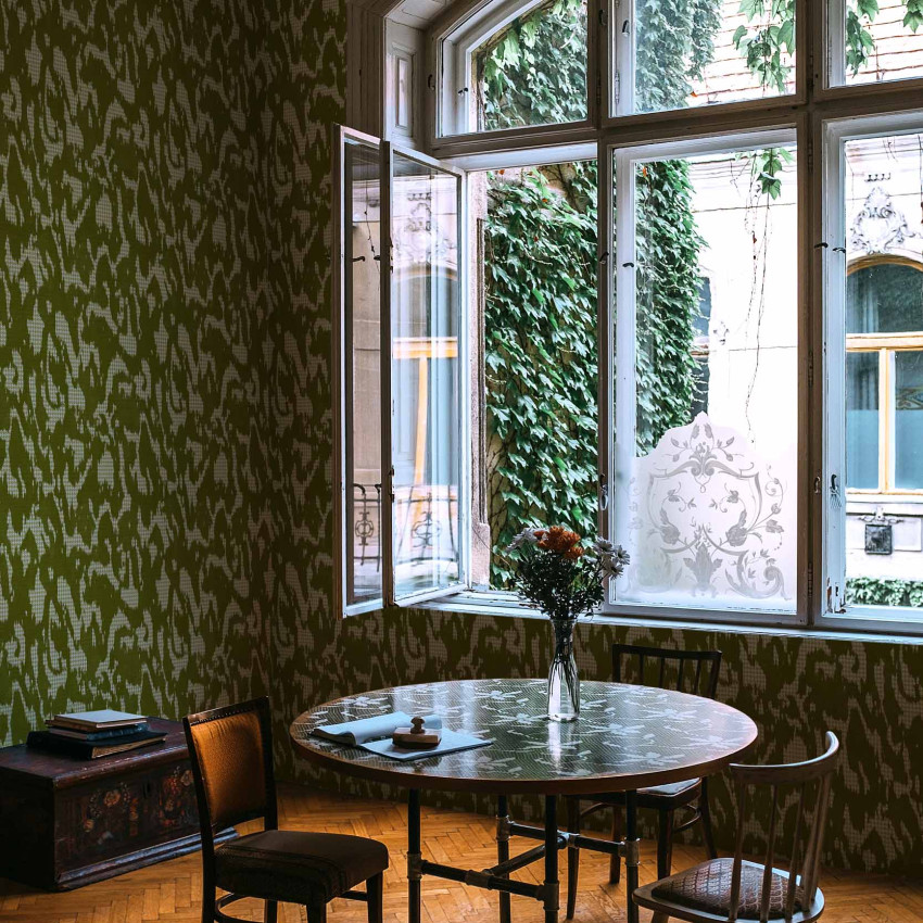 Tapet lavabil cu design modern, in nuante de kaki,  perfect pentru decorarea livingului, dormitorului sau a biroului.