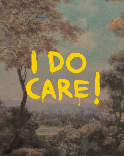 Tapet lavabil Planet Statement Pink, cu imprimeu abstract inspirat din picturile clasice, cu detalii pastelate și mesaj "I do care" scris cu vopsea galbenă vibrantă