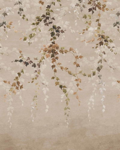 Tapet cu design rustic Vine Shadow, Taupe, Coordonne, cu frunze de vita de vie pictate pe un fundal taupe.