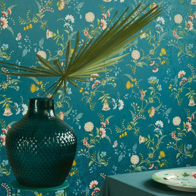 Tapet floral cu design delicat pe un fundal verde turcoaz.