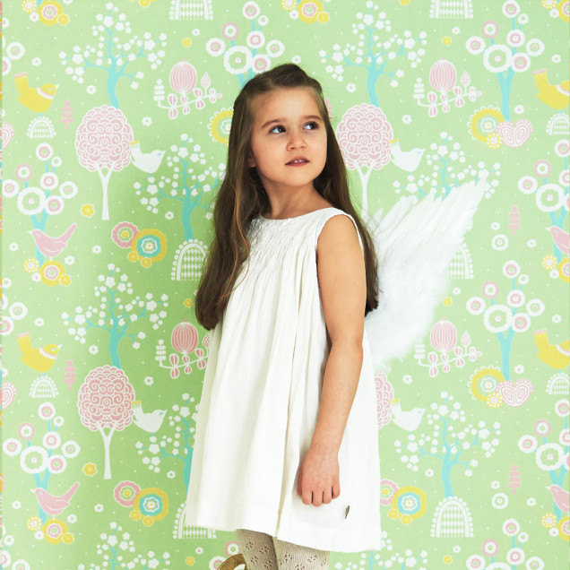 Tapet Cherry Valley, Verde cu model de păsărele, copaci și flori.