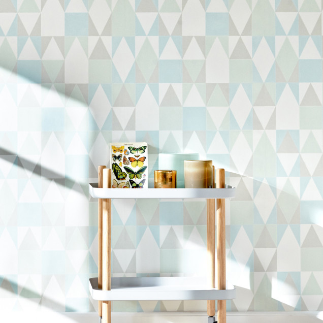 Tapet Alice, Turquoise. Model geometric cu triunghiuri in nuanțe de gri, turcoaz si verde deschis.