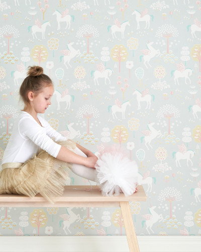 Tapet cu unici cu aripi, culori pastelate, design delicat