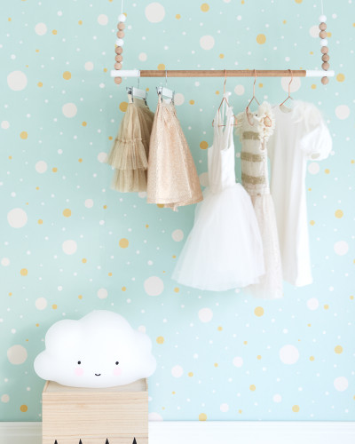 Confetti Turquoise - tapet cu design modern și vesel, perfect pentru a crea un spațiu unic și plin de viață în camera copilului.
