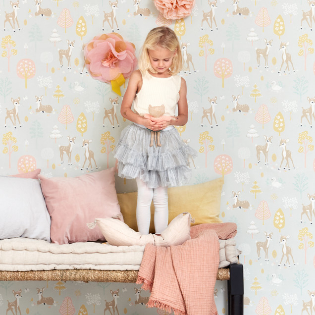 Tapet cu cerbi și copaci, culori pastelate, design adorabil