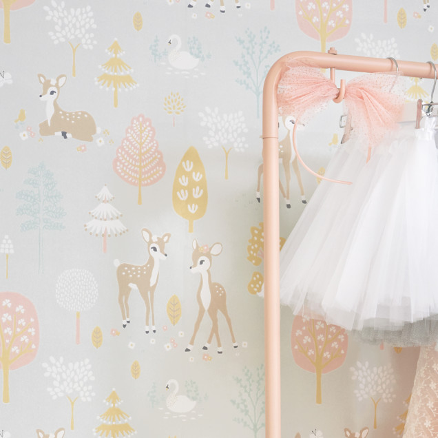 Tapet cu cerbi și copaci, culori pastelate, design adorabil