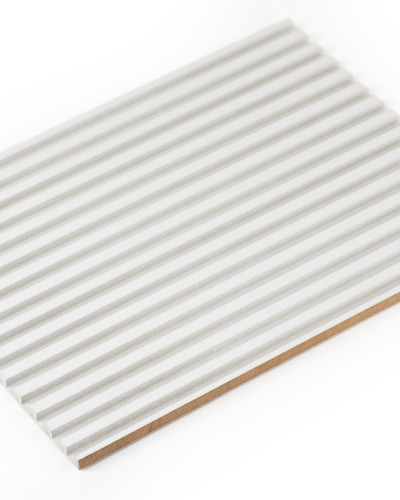 Panou decorativ flexibil canelat din MDF grunduit alb, profil Tempo