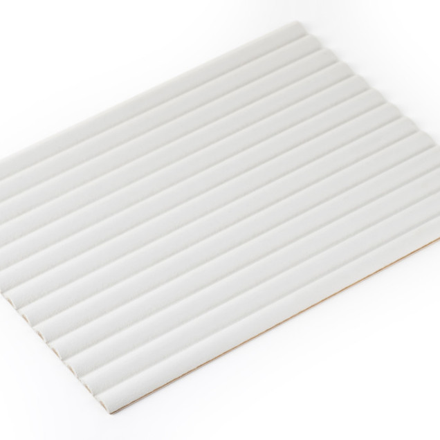 Panou decorativ flexibil canelat din MDF grunduit alb, profil Vento