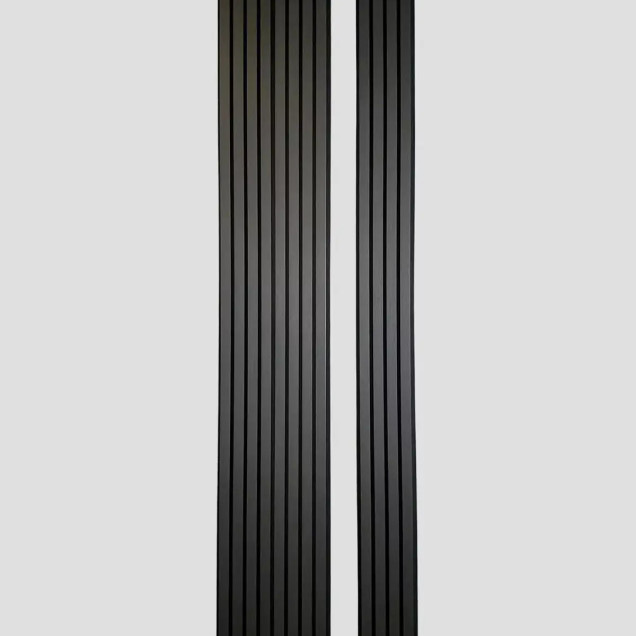 Panou riflat de exterior Black montat pe fațadă