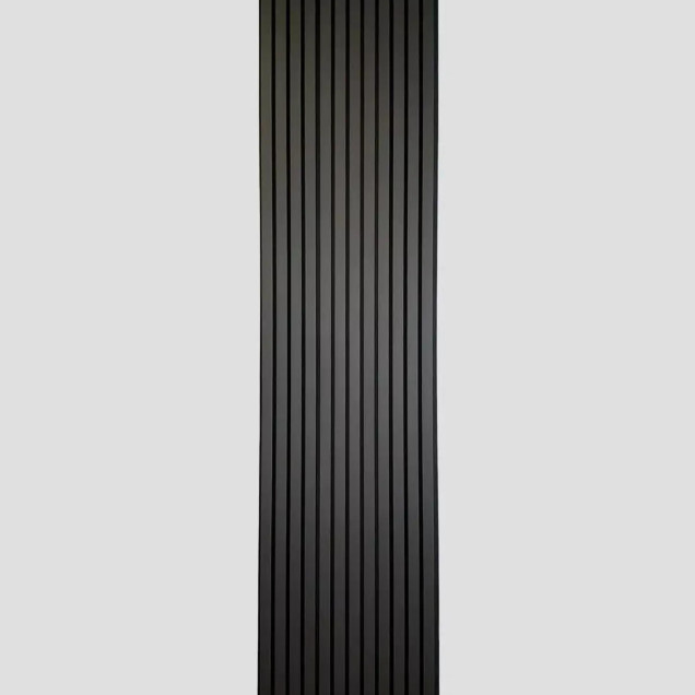 Panou riflat de exterior Black montat pe fațadă