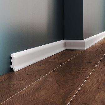 Plintă decorativă albă din polimer rigid